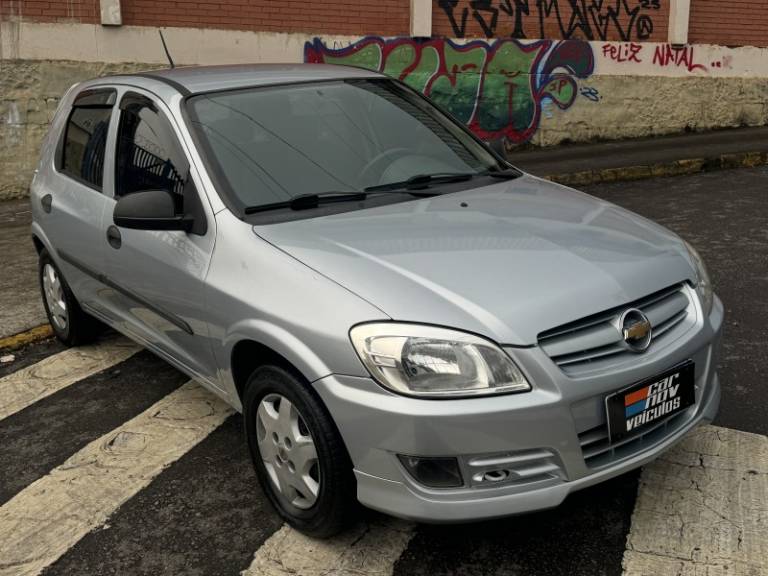 CHEVROLET - CELTA - 2010/2010 - Prata - R$ 23.900,00