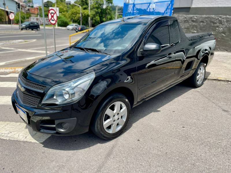 CHEVROLET - MONTANA - 2013/2013 - Preta - R$ 45.900,00