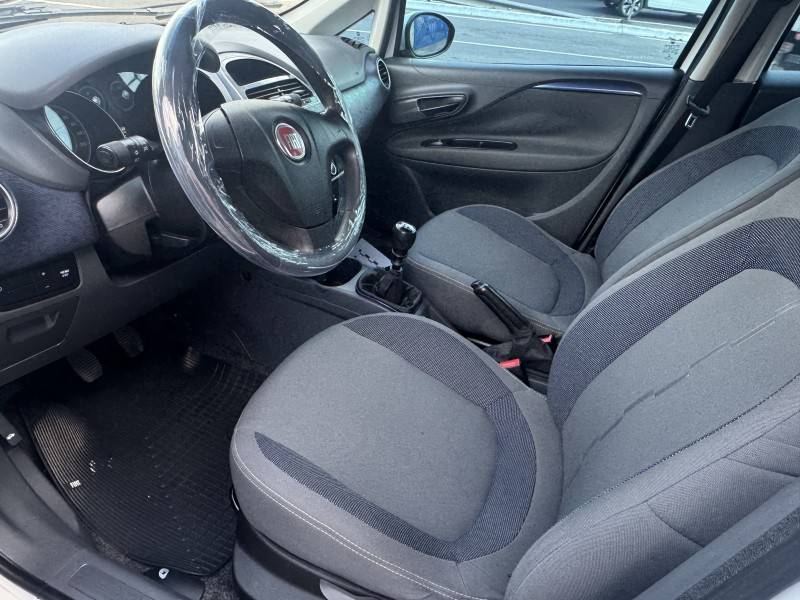 FIAT - PUNTO - 2013/2013 - Branca - R$ 43.800,00