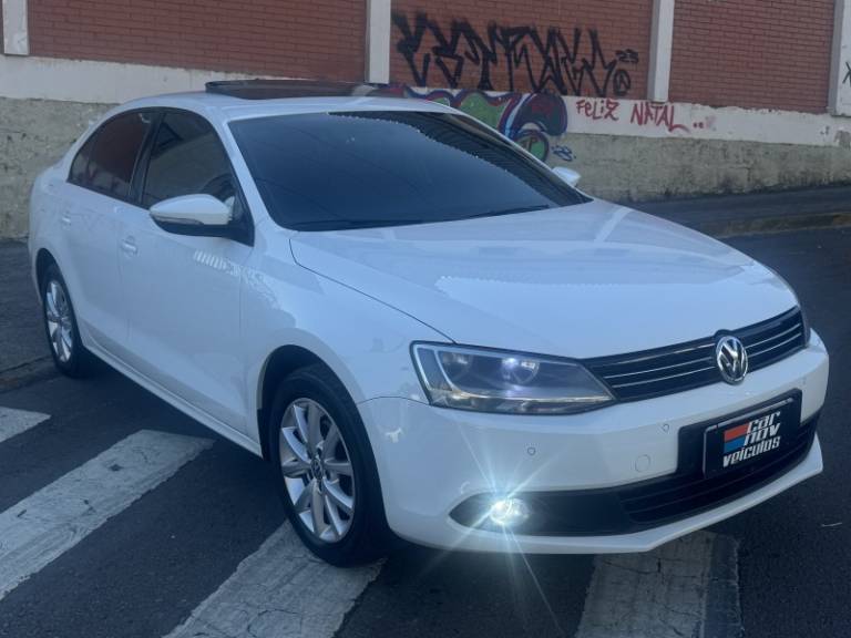 VOLKSWAGEN - JETTA - 2014/2014 - Branca - R$ 71.900,00