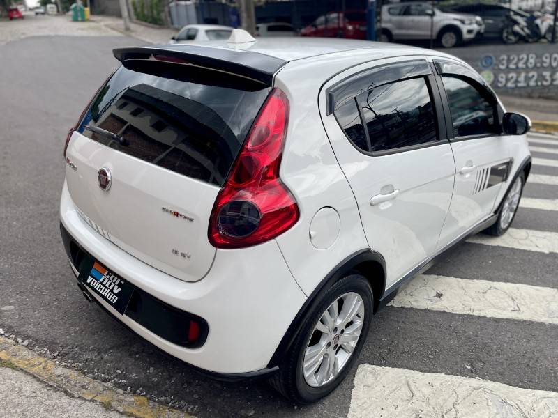 FIAT - PALIO - 2014/2015 - Branca - R$ 34.900,00