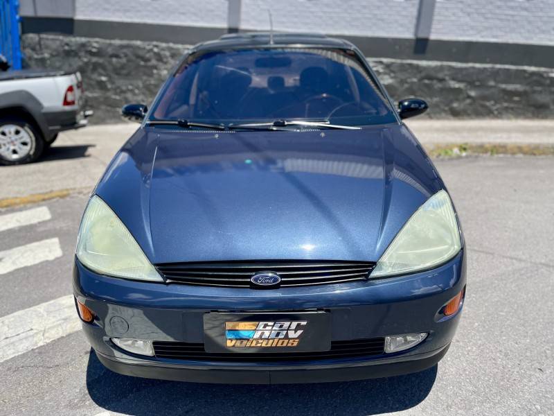 FORD - FOCUS - 2000/2001 - Azul - R$ 19.900,00