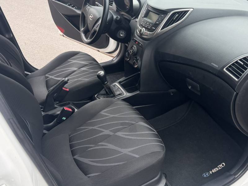 HYUNDAI - HB20 - 2015/2015 - Branca - R$ 44.900,00