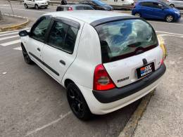 RENAULT - CLIO - 2003/2004 - Branca - R$ 14.900,00