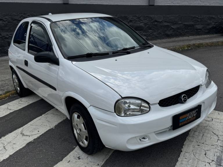 CHEVROLET - CORSA - 2001/2001 - Branca - R$ 14.900,00