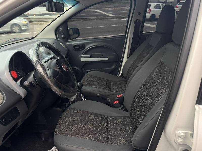 FIAT - UNO - 2013/2013 - Branca - R$ 33.900,00