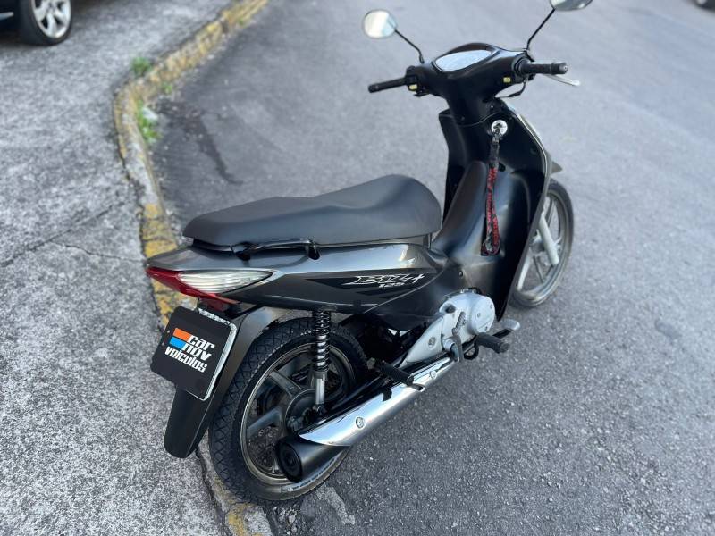 HONDA - BIZ 125 - 2008/2008 - Cinza - R$ 8.300,00