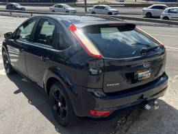 FORD - FOCUS - 2010/2011 - Preta - R$ 41.900,00