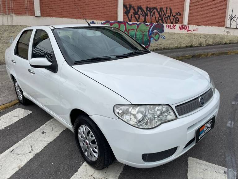 FIAT - SIENA - 2006/2006 - Branca - R$ 21.900,00