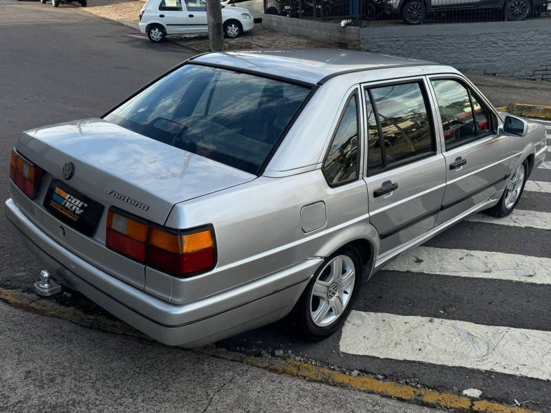 VOLKSWAGEN - SANTANA - 1994/1995 - Prata - R$ 14.900,00