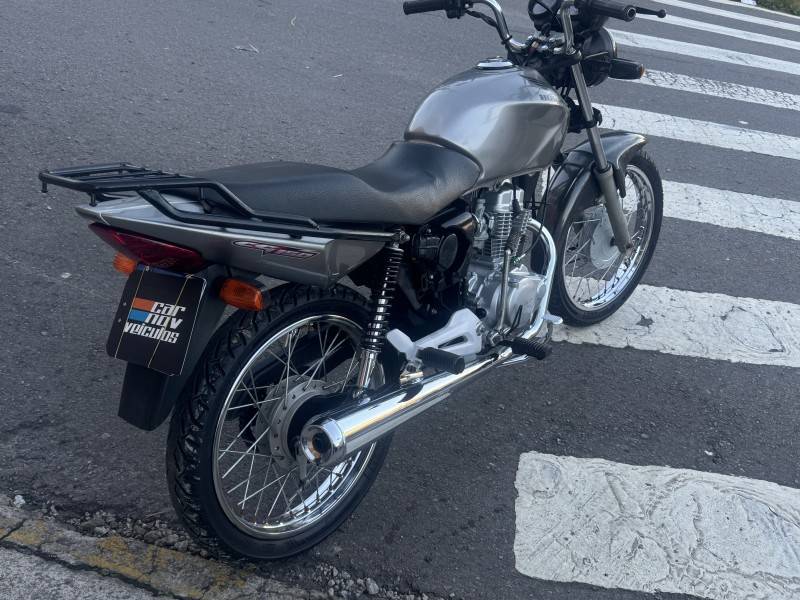 HONDA - CG 150 - 2008/2008 - Cinza - R$ 8.400,00