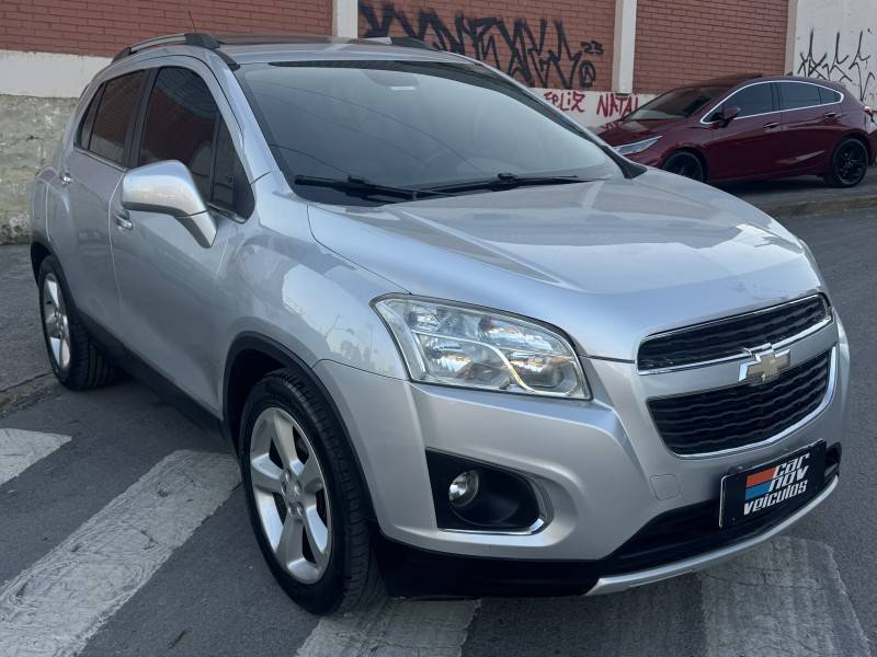 CHEVROLET - TRACKER - 2015/2015 - Prata - R$ 69.900,00