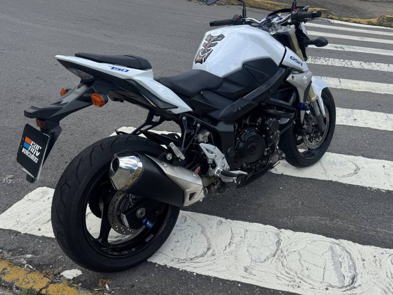 SUZUKI - GSR - 2015/2015 - Branca - R$ 40.900,00