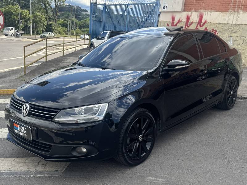 VOLKSWAGEN - JETTA - 2014/2014 - Preta - R$ 71.900,00