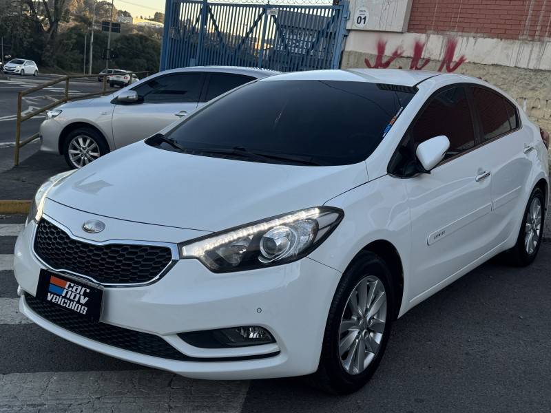 KIA MOTORS - CERATO - 2014/2014 - Branca - R$ 67.900,00