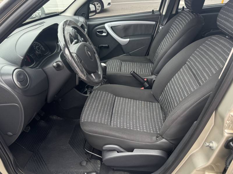 RENAULT - SANDERO - 2012/2012 - Outra - R$ 29.900,00