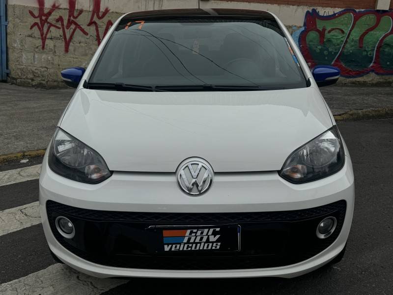 VOLKSWAGEN - UP - 2017/2017 - Branca - R$ 59.900,00