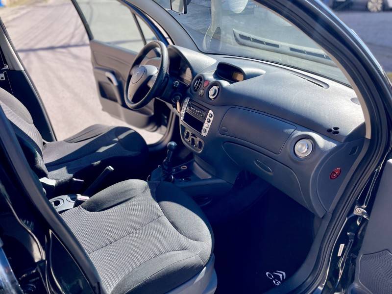 CITROËN - C3 - 2010/2011 - Preta - R$ 25.900,00