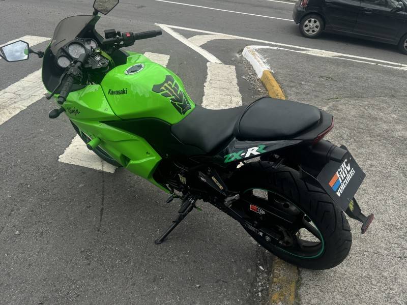 KAWASAKI - NINJA 250R - 2010/2010 - Verde - R$ 16.900,00