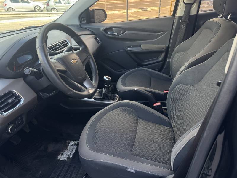 CHEVROLET - PRISMA - 2013/2013 - Preta - R$ 42.900,00