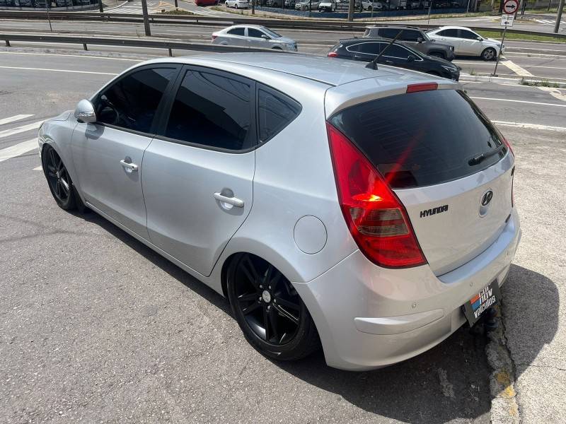 HYUNDAI - I30 - 2010/2011 - Prata - R$ 48.900,00