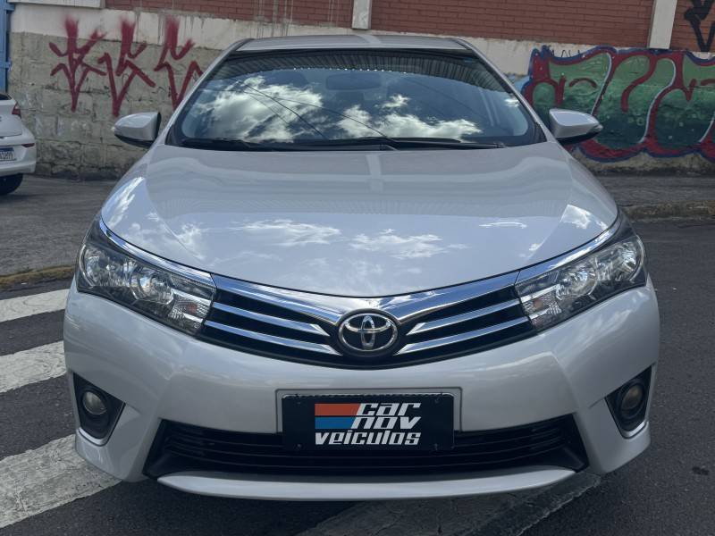 TOYOTA - COROLLA - 2017/2017 - Prata - R$ 86.900,00