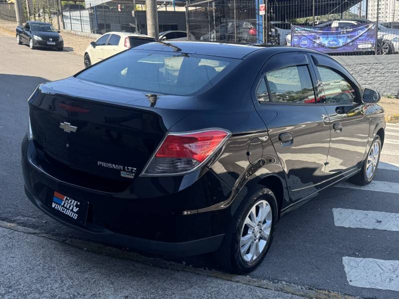 CHEVROLET - PRISMA - 2014/2014 - Preta - R$ 51.900,00