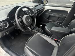 VOLKSWAGEN - UP - 2017/2017 - Branca - R$ 59.900,00