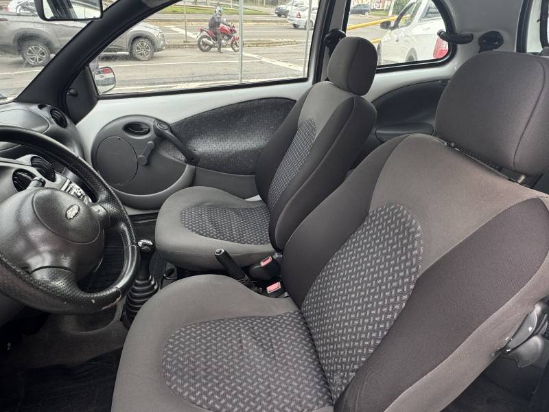FORD - KA - 2004/2004 - Branca - R$ 14.900,00