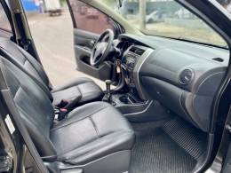 NISSAN - LIVINA - 2012/2013 - Cinza - R$ 29.900,00