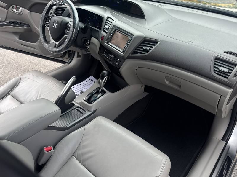 HONDA - CIVIC - 2014/2014 - Cinza - R$ 79.900,00