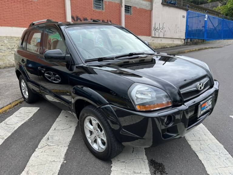 HYUNDAI - TUCSON - 2010/2010 - Preta - R$ 46.900,00