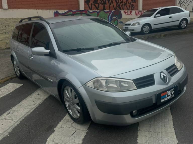 RENAULT - MÉGANE - 2008/2008 - Prata - R$ 26.900,00