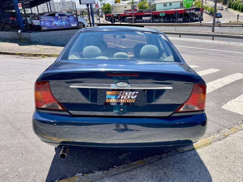 FORD - FOCUS - 2000/2001 - Azul - R$ 19.900,00
