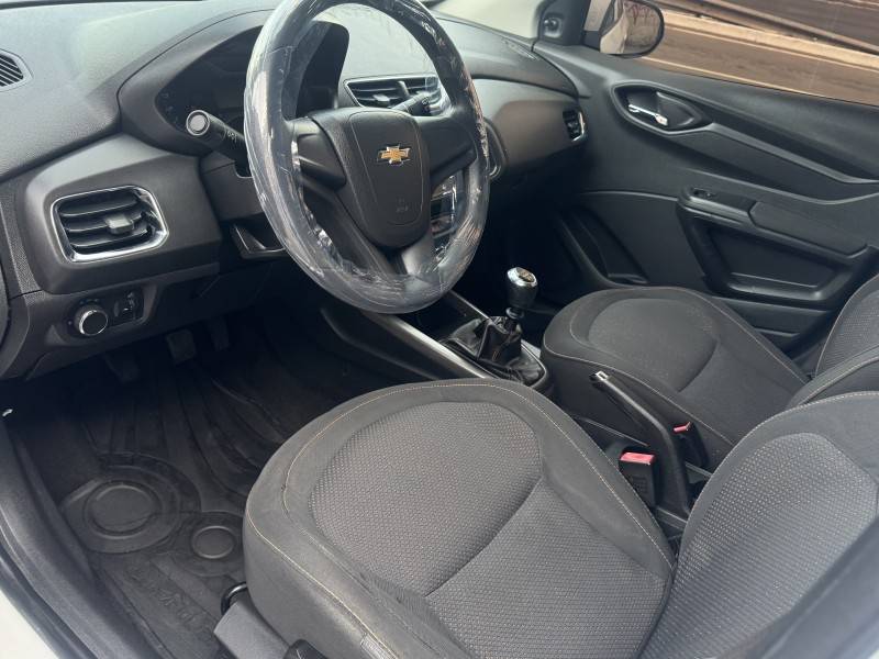 CHEVROLET - ONIX - 2013/2013 - Branca - R$ 43.800,00