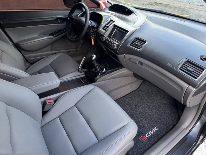 HONDA - CIVIC - 2008/2008 - Cinza - R$ 46.900,00