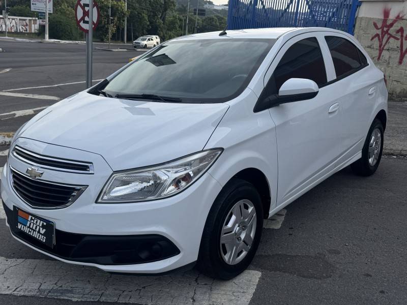 CHEVROLET - ONIX - 2013/2013 - Branca - R$ 43.800,00
