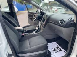 FORD - FOCUS - 2012/2012 - Branca - R$ 42.900,00