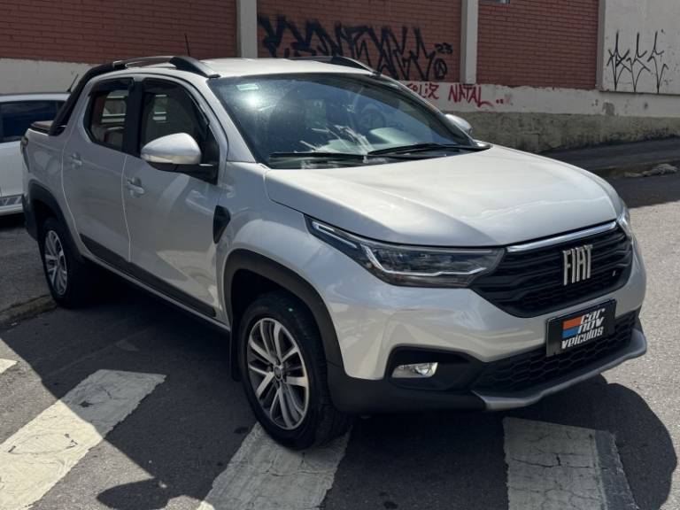 FIAT - STRADA - 2022/2022 - Prata - R$ 108.900,00