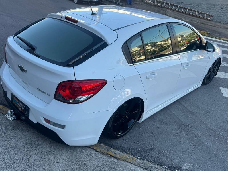 CHEVROLET - CRUZE - 2012/2013 - Branca - R$ 68.900,00