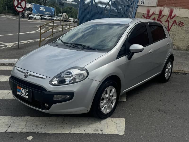 FIAT - PUNTO - 2013/2013 - Prata - R$ 39.900,00