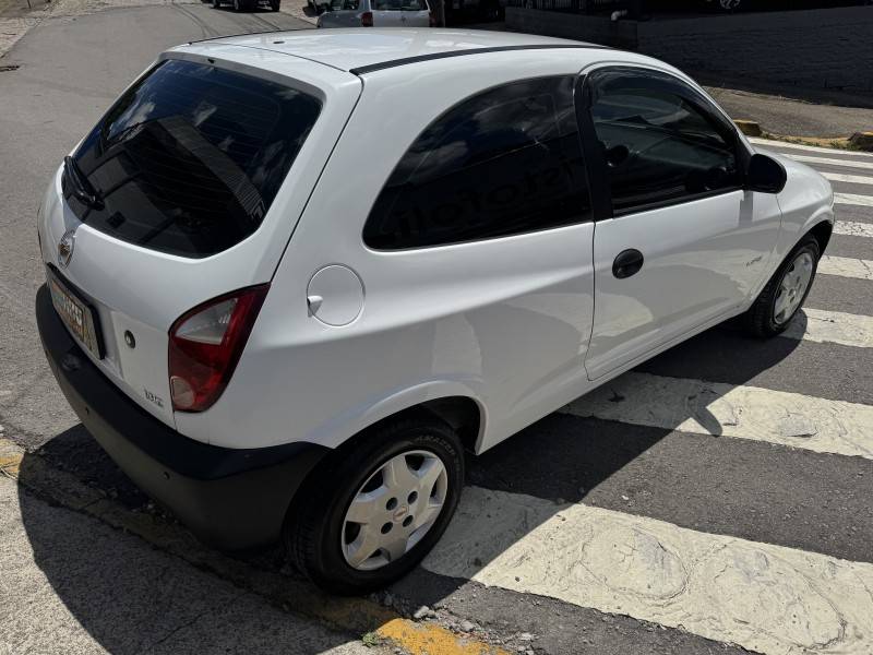 CHEVROLET - CELTA - 2006/2007 - Branca - R$ 18.800,00