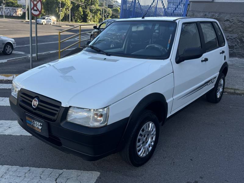 FIAT - UNO - 2012/2012 - Branca - R$ 24.900,00