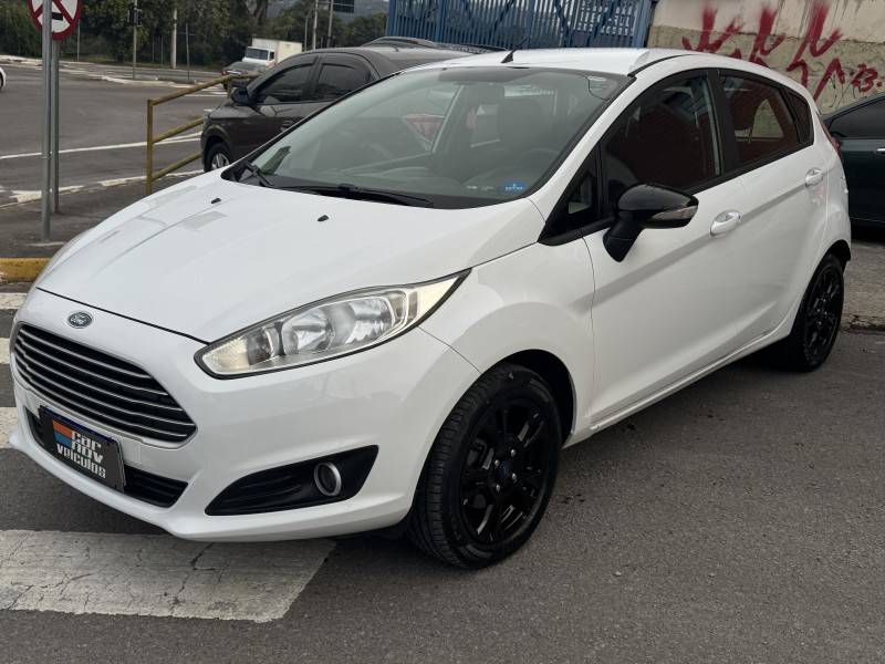 FORD - FIESTA - 2014/2014 - Branca - R$ 44.900,00