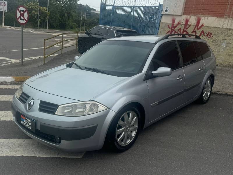 RENAULT - MÉGANE - 2008/2008 - Prata - R$ 26.900,00