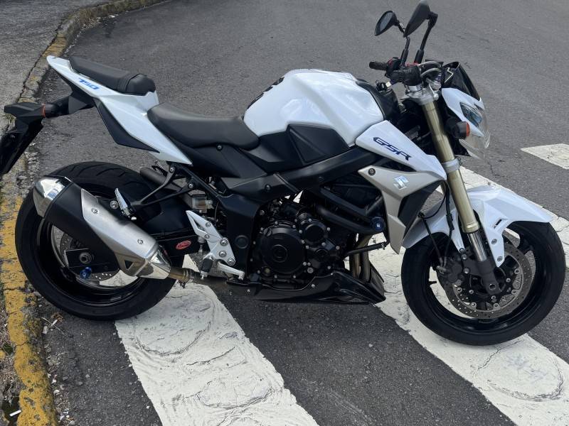 SUZUKI - GSR - 2015/2015 - Branca - R$ 40.900,00