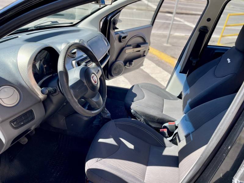 FIAT - UNO - 2011/2012 - Preta - R$ 26.900,00