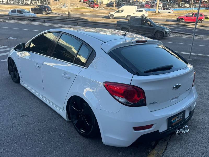 CHEVROLET - CRUZE - 2012/2013 - Branca - R$ 68.900,00