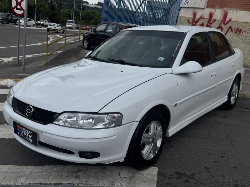 CHEVROLET - VECTRA - 2002/2002 - Branca - R$ 27.900,00