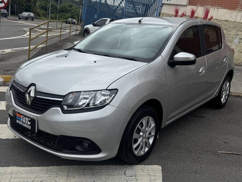 RENAULT - SANDERO - 2015/2015 - Prata - R$ 42.900,00